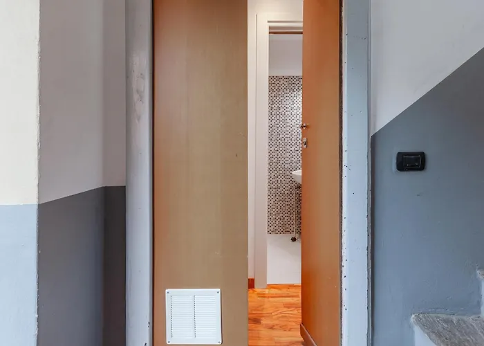 Guesthost - Sant Ambrogio Lovely Flat *