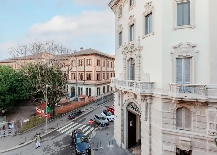 Guesthost - Sant Ambrogio Lovely Flat