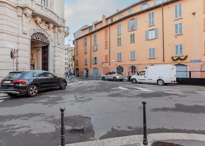 Guesthost - Sant Ambrogio Lovely Flat *