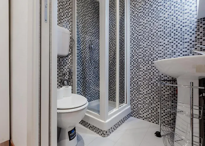 Guesthost - Sant Ambrogio Lovely Flat Mailand