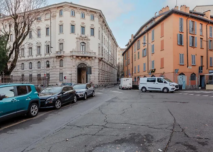 Guesthost - Sant Ambrogio Lovely Flat *