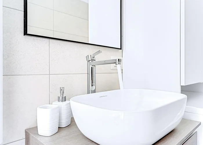 10 Min Duomo Free Parking Wifi Ac דירה