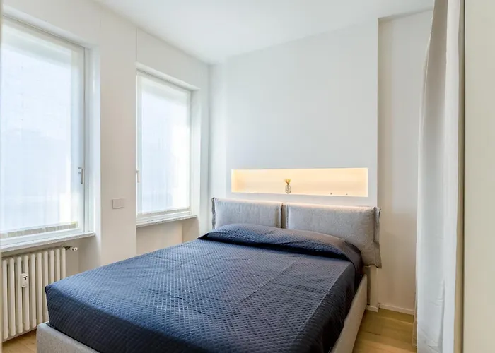 - Duomo And Navigli, Bright With Balcony 아파트 *