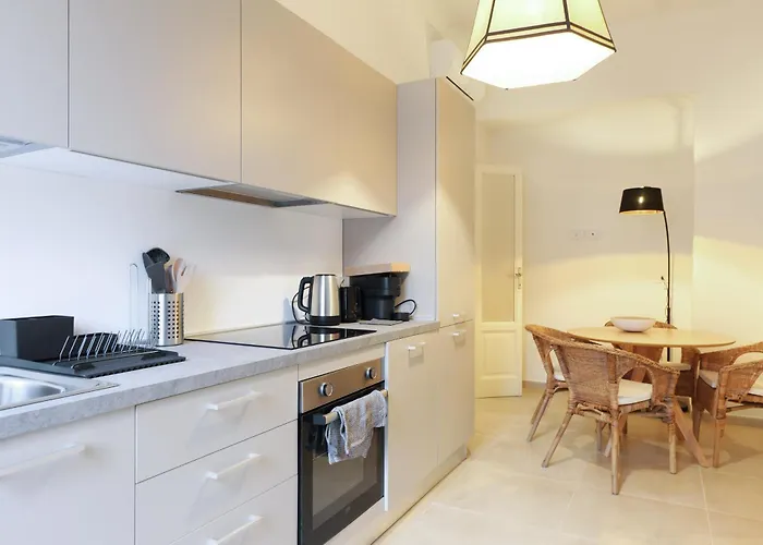 Daire Adelaide Elegant