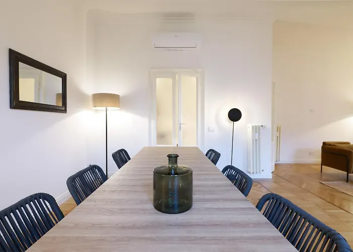 Adelaide Elegant Milano