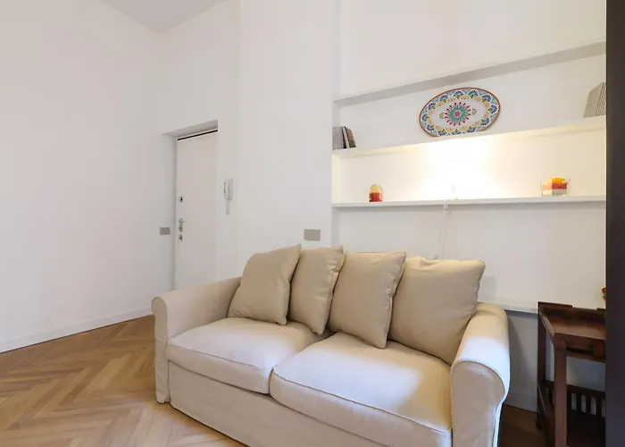 Elegant In Repubblica Brera *