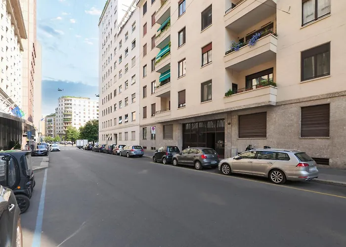 Elegant In Repubblica Brera