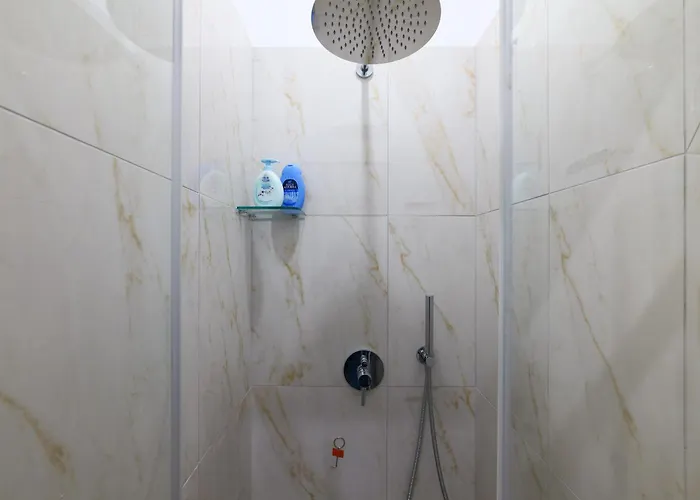 Elegant In Repubblica Brera *