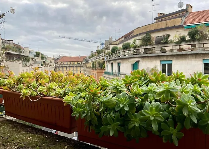 Spacious Near Centrale-loreto-duomo דירה *