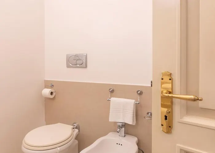 A Due Passi Dal Duomo Apartment *