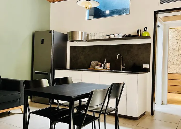 Bilocale Su Corte Milanese * 밀라노