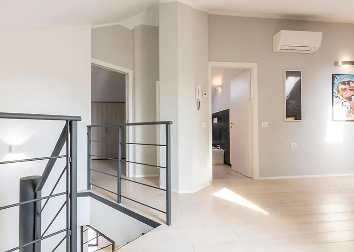 Wolvesdensuite Con Terrazzi E Garage Gratuito アパート ミラノ