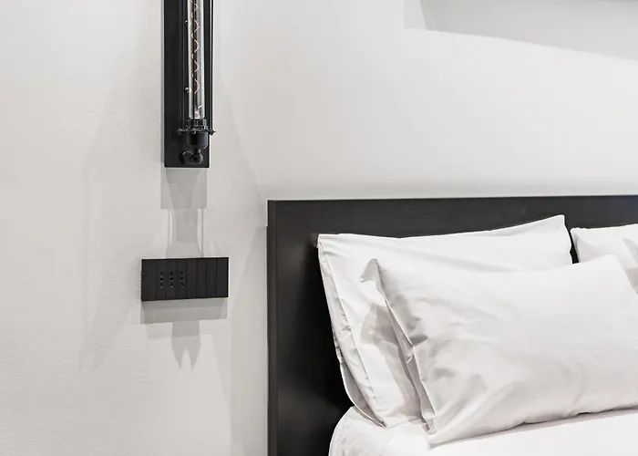 Minimal Pv Apartment *