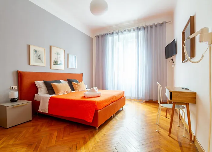 Centralstation - Via Lazzaroni *