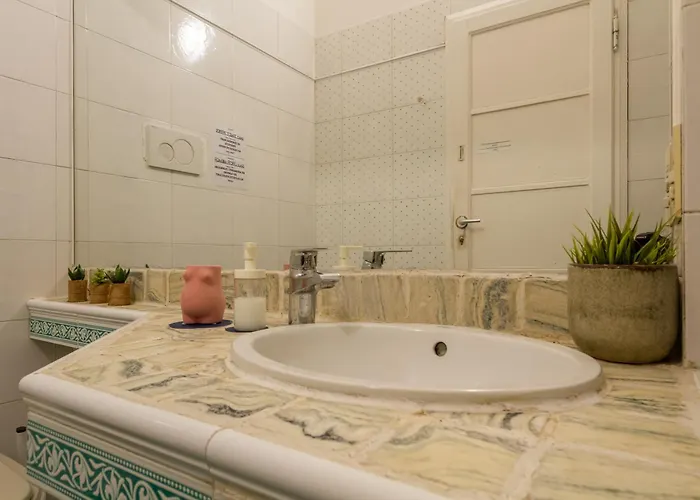 Centralstation - Via Lazzaroni *