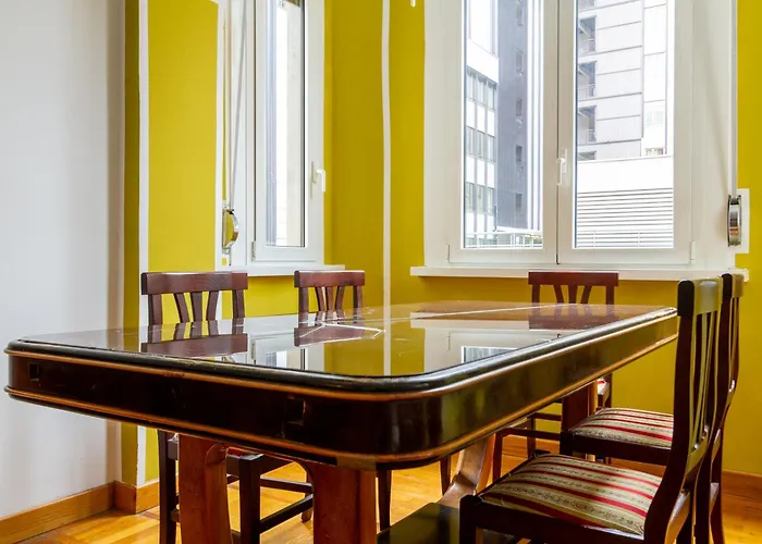 Centralstation - Via Lazzaroni *