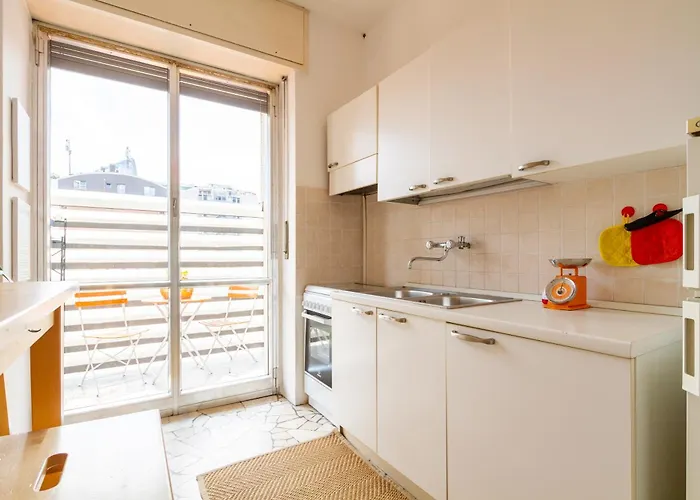 Palazzo Lombardia - Station - Bighome Apartment