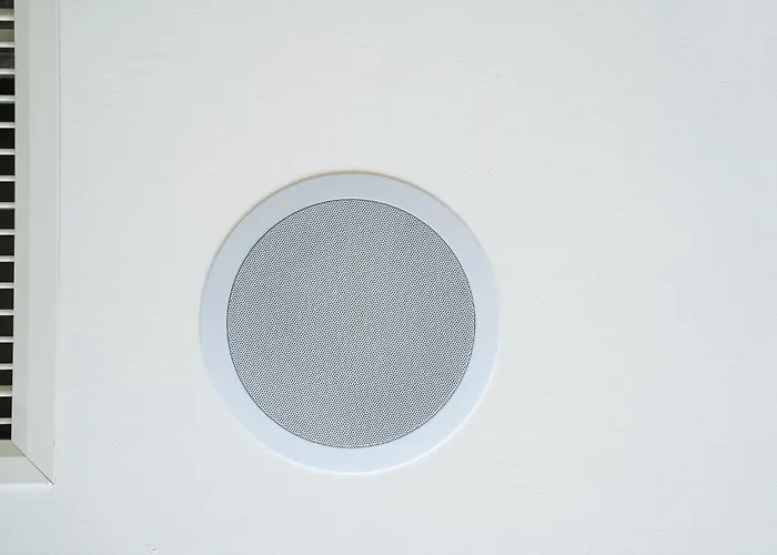 - Duomo And Navigli, Bright With Balcony * 米兰