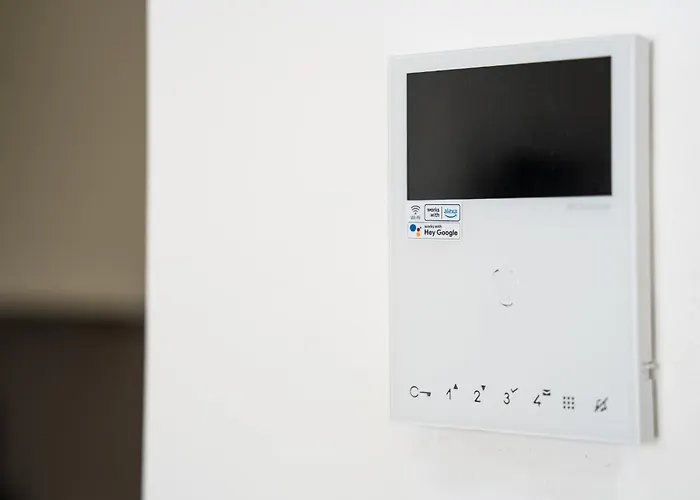 - Duomo And Navigli, Bright With Balcony 米兰