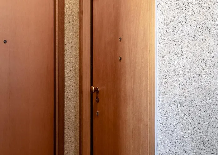 - Duomo And Navigli, Bright With Balcony *