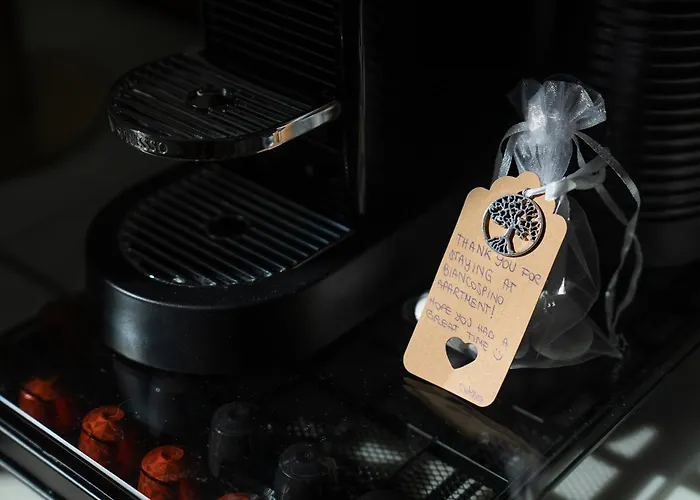 - Duomo And Navigli, Bright With Balcony * 米兰