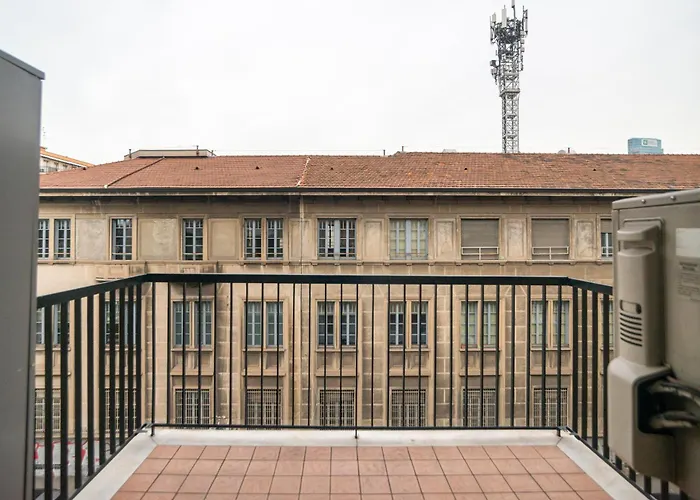 Isola * Μιλάνο