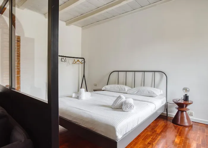 Joivy Superb In The Centre Of *