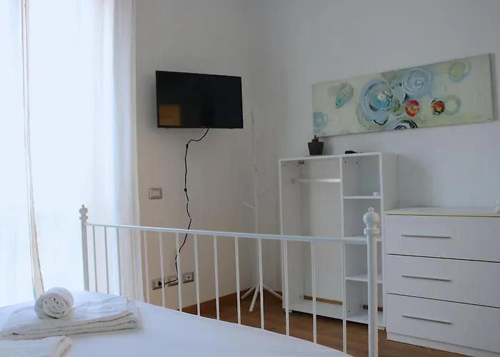 Lovely Navigli With Balcony - Via Carlo Torre Daire *