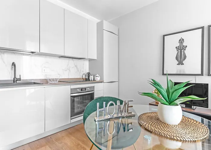 Pa211 -crescenzago- Romantic - Elegant - Large Milaan