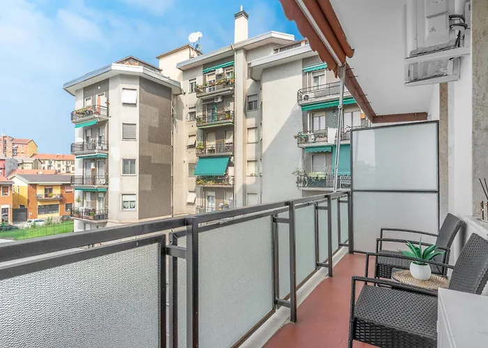 Pa211 -crescenzago- Romantic - Elegant - Large * Milaan