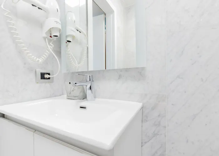 Station 10 Min Duomo - L'oasi Urbana Lägenhet