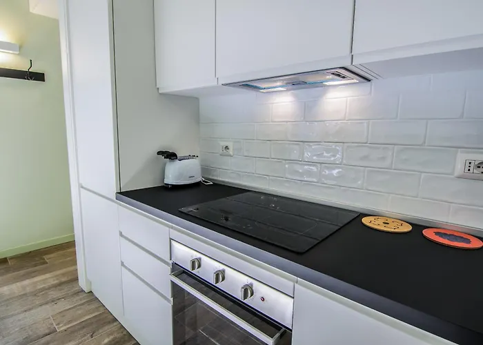 Soppalchino In Via Savona * Mediolan