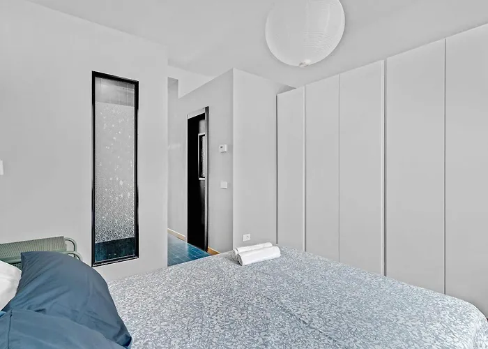 Ven54 -loreto - Duomo- Modern - - Bright