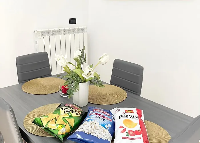 Ampio Bilocale Zona Navigli Lägenhet