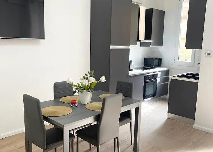 Ampio Bilocale Zona Navigli