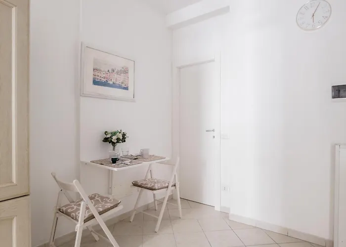 Nicole's Appartament-a 15 Min Dal Duomo Appartement Milaan