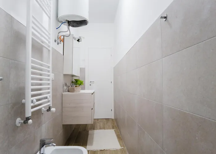 Nicole's Appartament-a 15 Min Dal Duomo Appartement Milaan