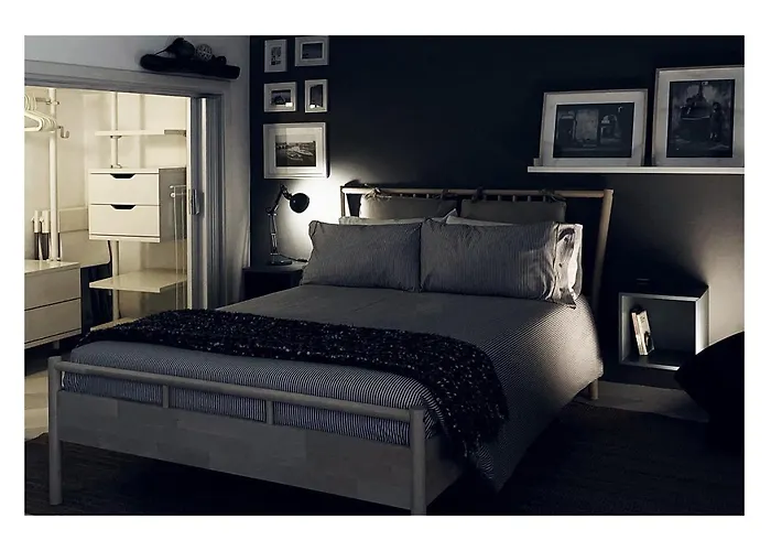 Taking A Walk In The Beating Heart Of Navigli * 밀라노