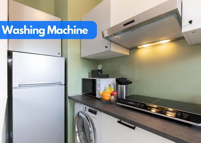 The House - Private Parking And Balcony Appartamento