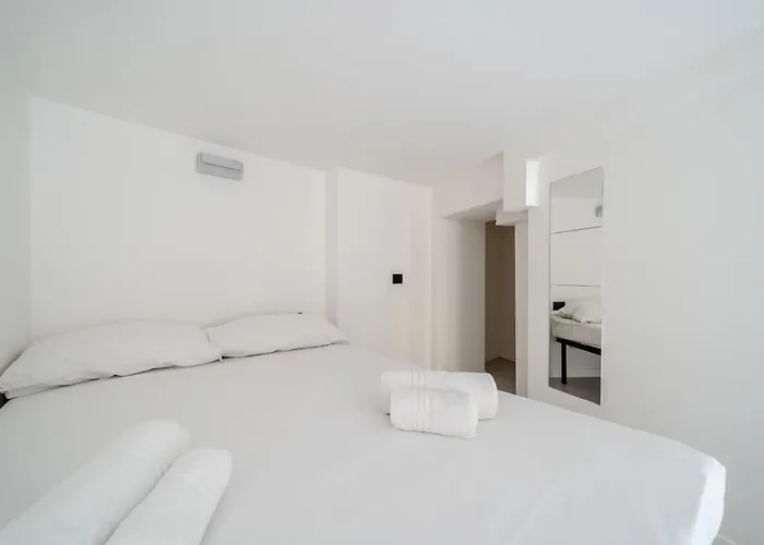 Guesthost - Magenta Long Let Apts *