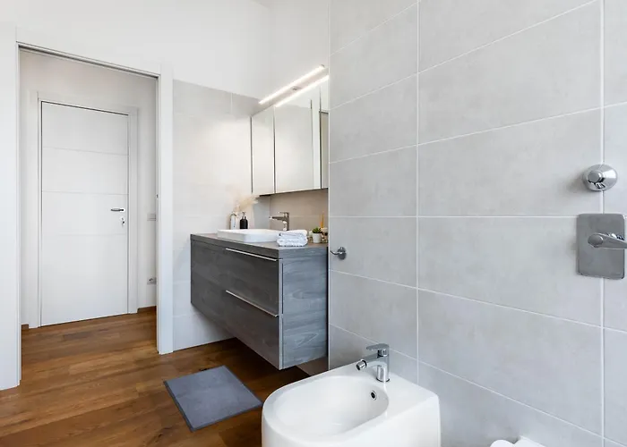 Luxury In Quadrilatero Della Moda - Brera Moscova Duomo Apartment Milan