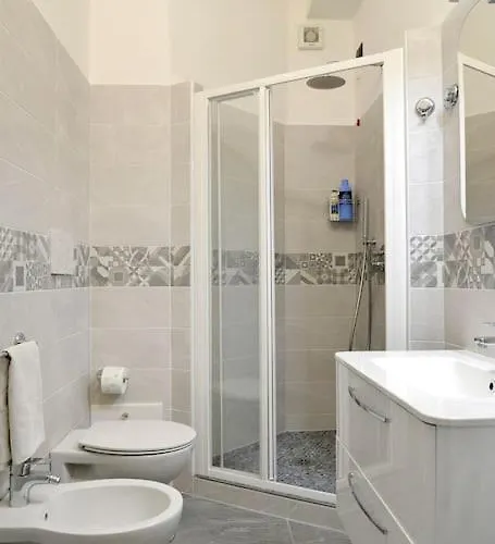 Wonderful Flat Center *