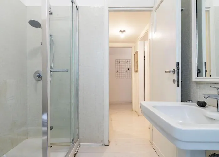 Anita Flexyrent In Brera District A.c. Wifi דירה *