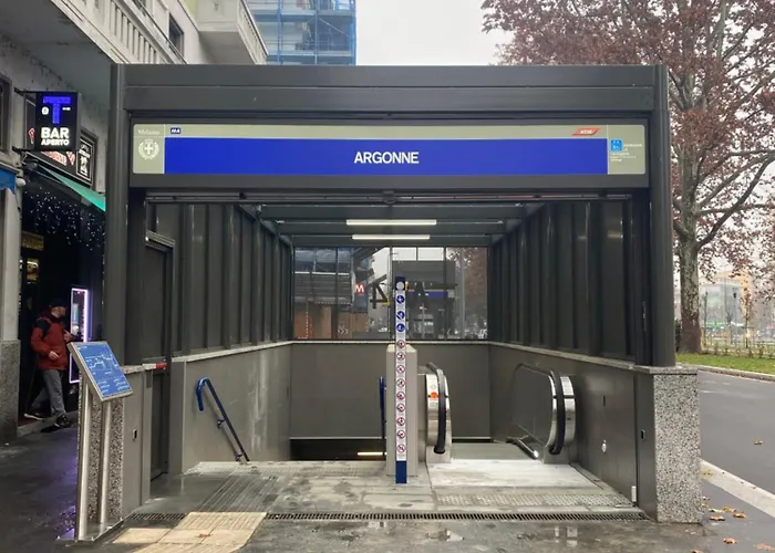 A 10 Min Dal Duomo - Trilocale Moderno Con 3 Letti E 2 Bagni In Citta Studi *