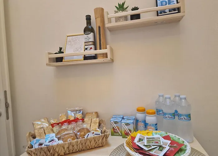 Regina In Porta Romana 3 - Sky Tv, Wifi & Breakfast Box