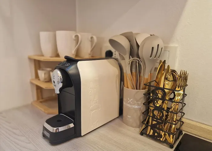 Regina In Porta Romana 3 - Sky Tv, Wifi & Breakfast Box Milán