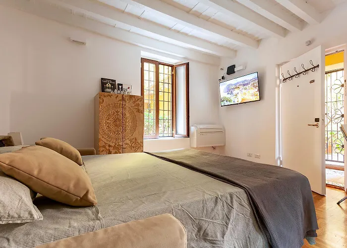 Porta Ticinese - Navigli * 밀라노