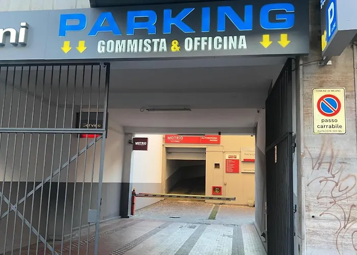 12 Centro Parking Free דירה