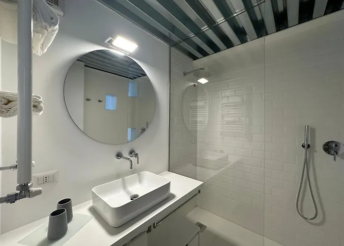 White In Apartment Milan