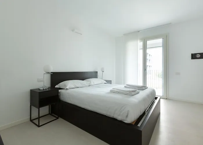 Easytopstay - Porta Nuova Bright And Roomy Flat Appartement Milaan